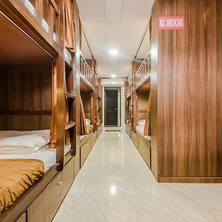 Awesome Dormitory - Men Only Βομβάη Εξωτερικό φωτογραφία