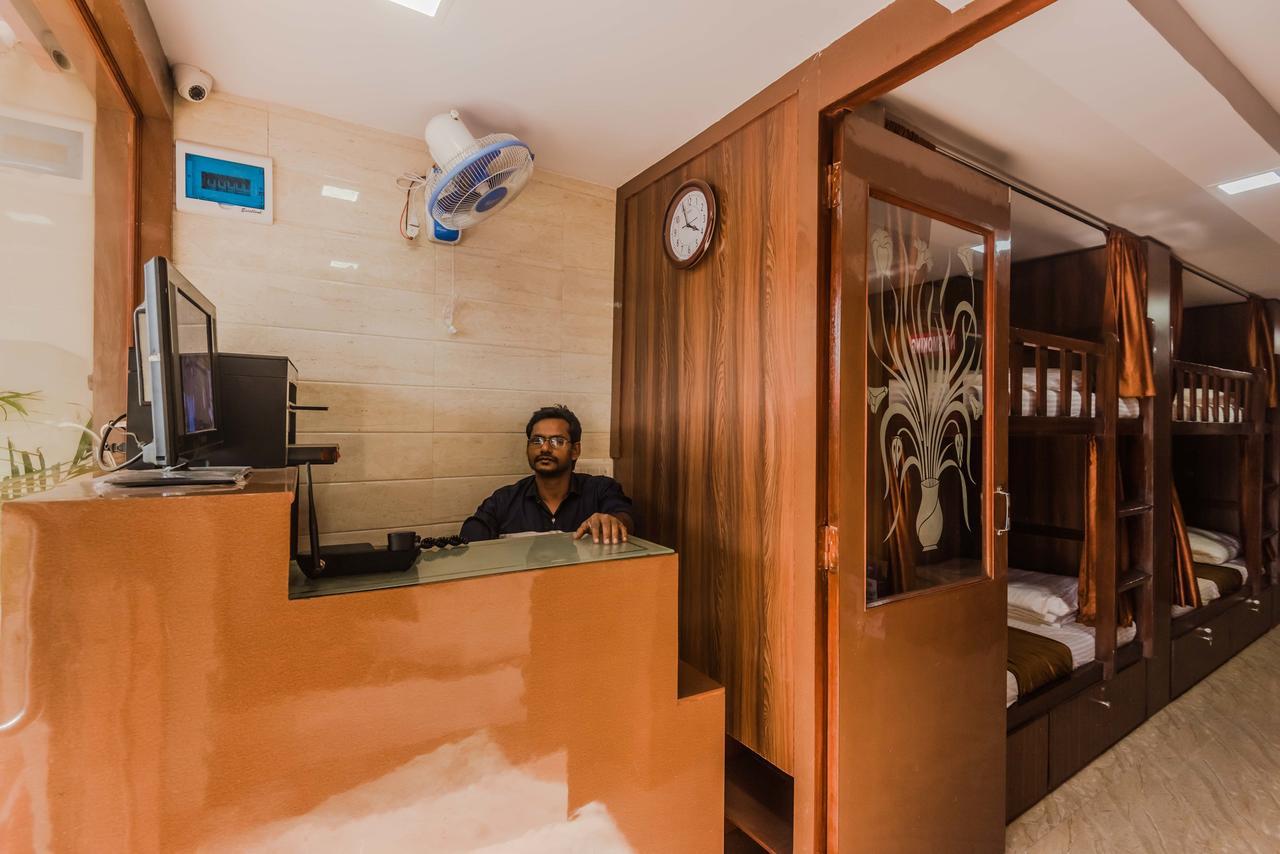 Awesome Dormitory - Men Only Βομβάη Εξωτερικό φωτογραφία