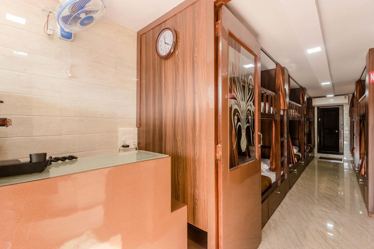 Awesome Dormitory - Men Only Βομβάη Εξωτερικό φωτογραφία