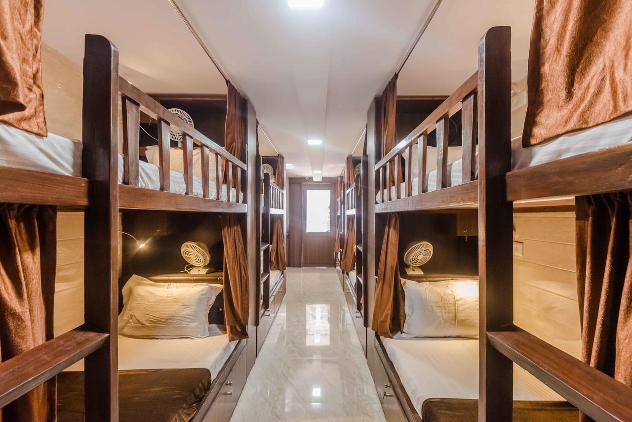 Awesome Dormitory - Men Only Βομβάη Εξωτερικό φωτογραφία