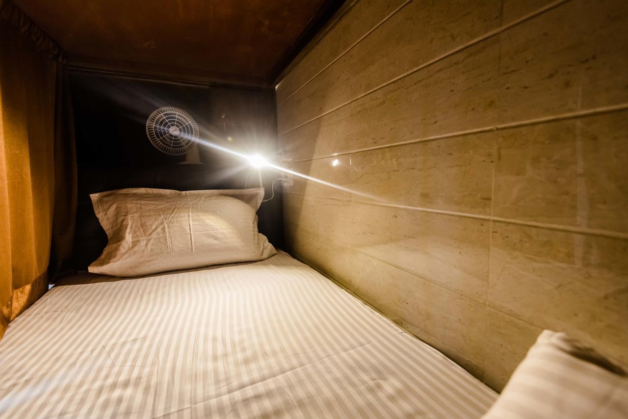 Awesome Dormitory - Men Only Βομβάη Εξωτερικό φωτογραφία